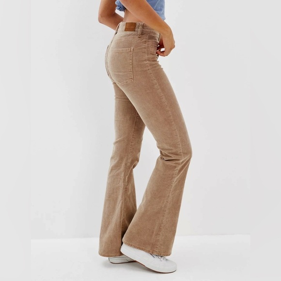 NWT American Eagle Khaki Corduroy Super High-Rise Button-Fly Flare Pant, 14R (L) - Picture 3 of 15